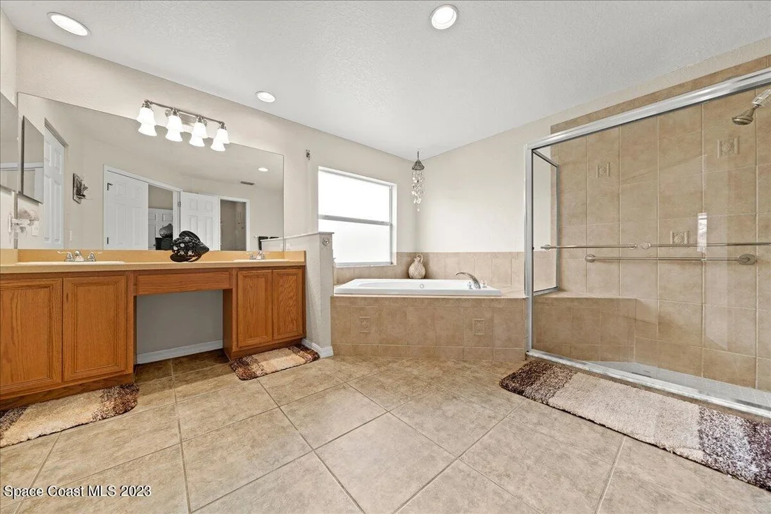Photo of 704 La Veta Drive