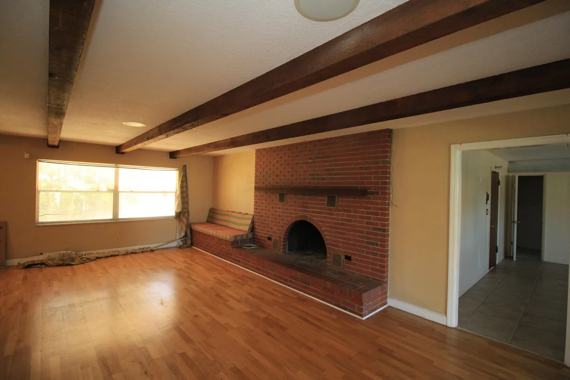 Photo of 1441 Meadowbrook Road NE