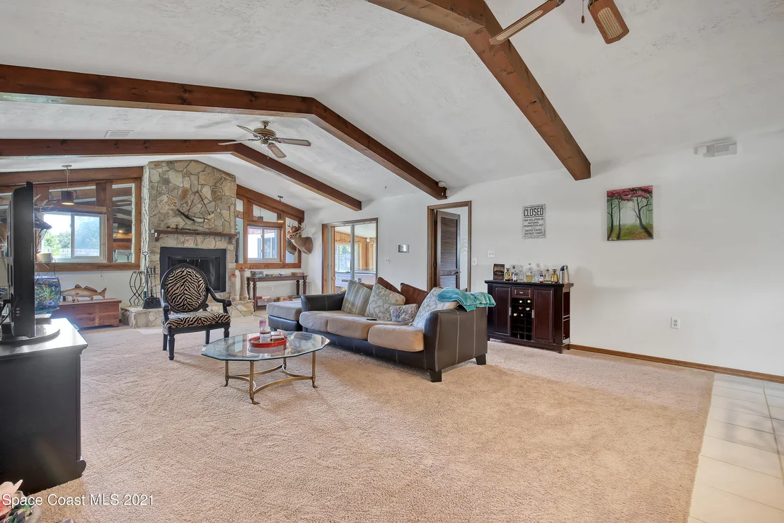 Photo of 1850 N Ontario Circle