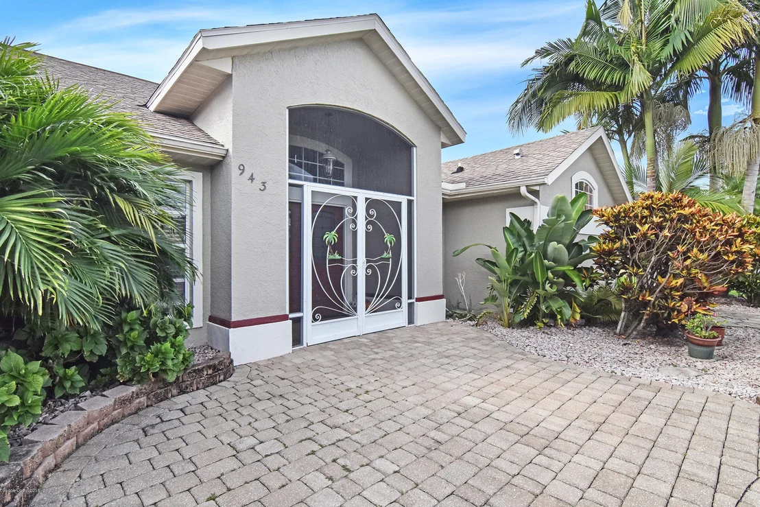 Photo of 943 Pelican Lane