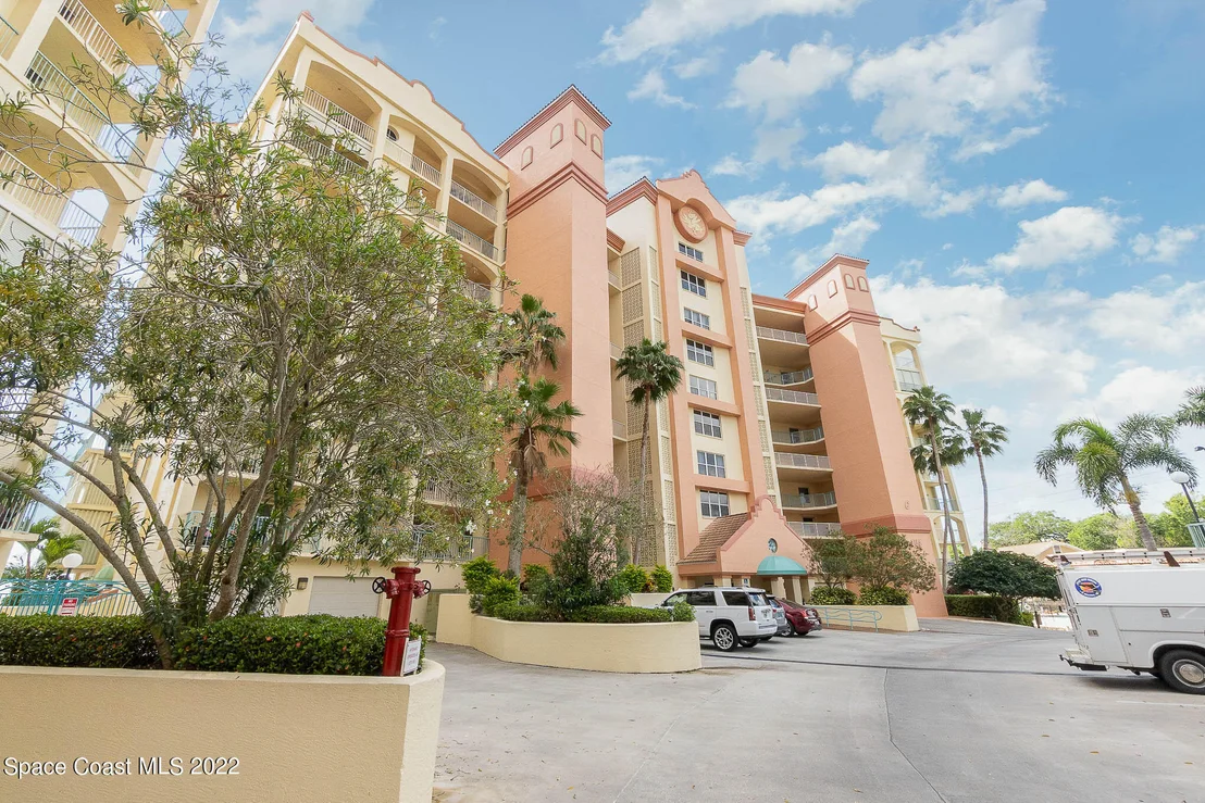 Photo of Unit 406 at 104 Riverside Drive