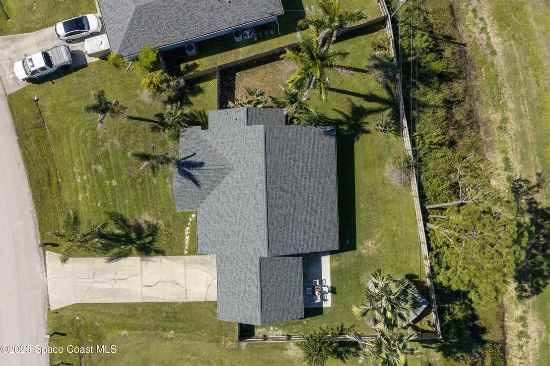 Photo of 449 NE Gilbert Drive NE