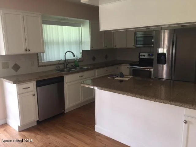 Photo of 280 Allan Lane