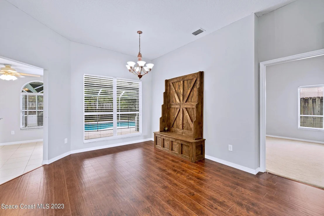 Photo of 921 Osprey Lane