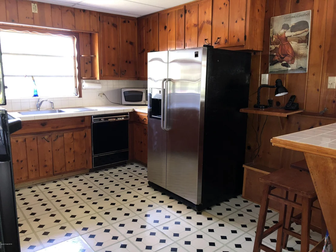 Photo of 409 W Fee Avenue