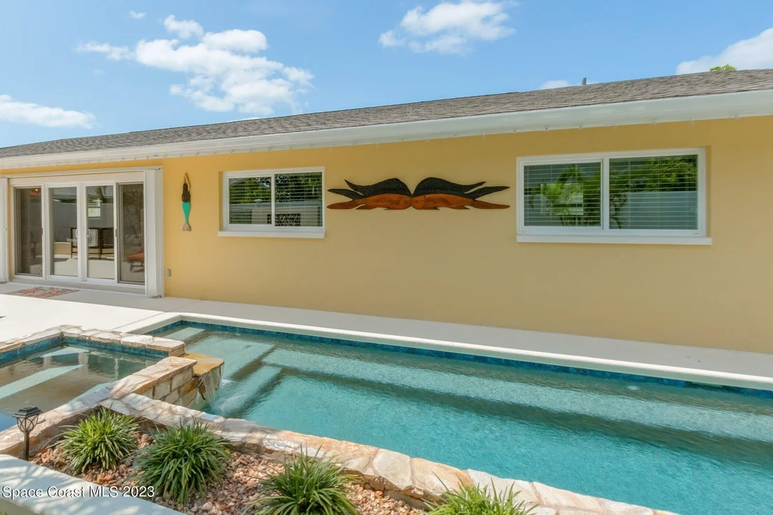 Photo of 340 Dorset Drive