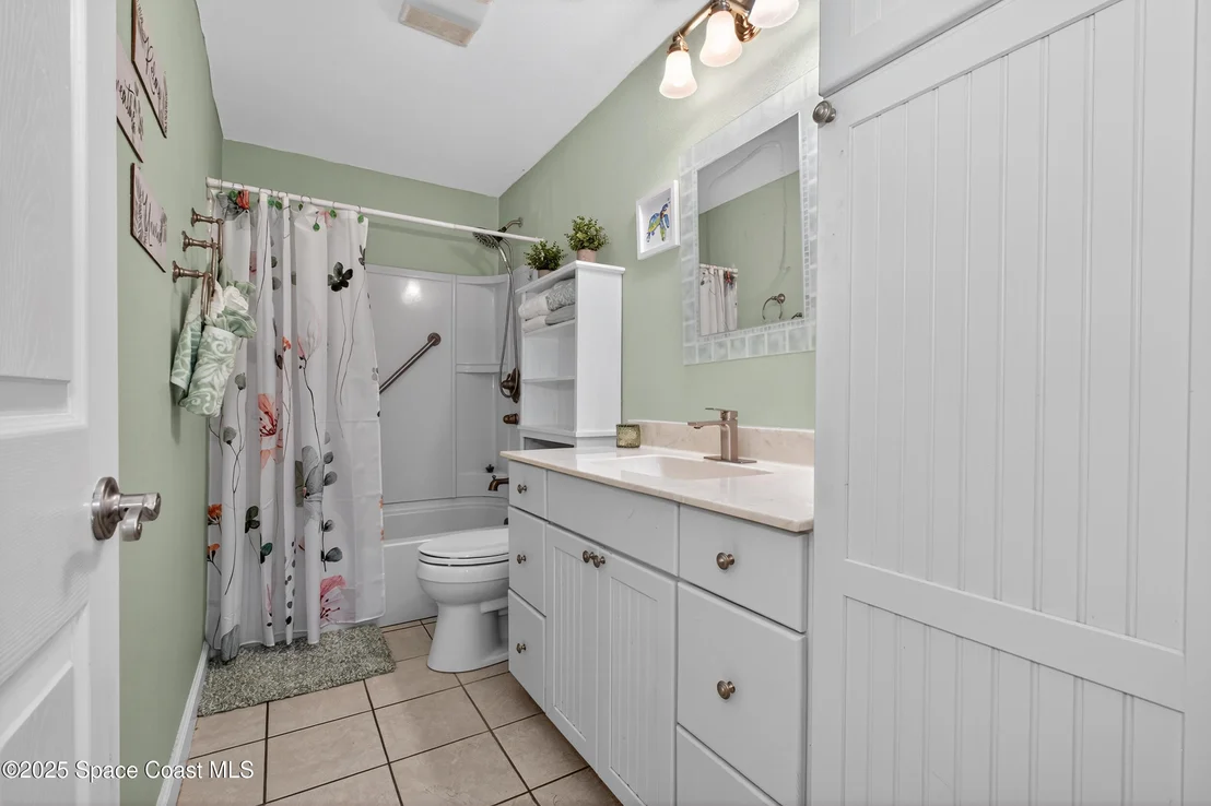 Photo of 853 Knecht Road NE