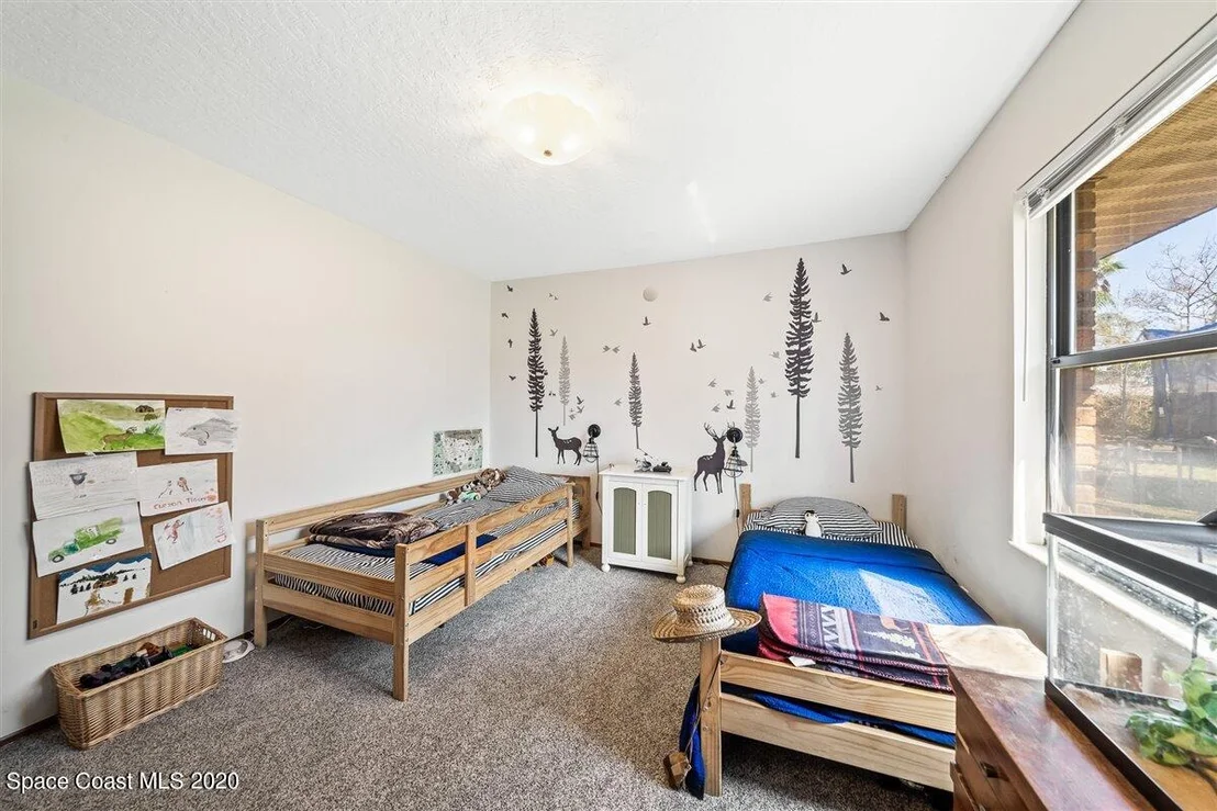 Photo of 4887 Chicago Street