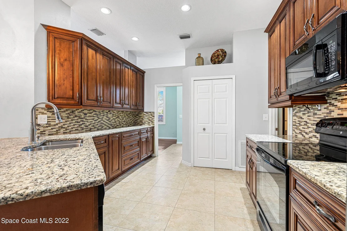 Photo of 7031 Hammock Trace Drive