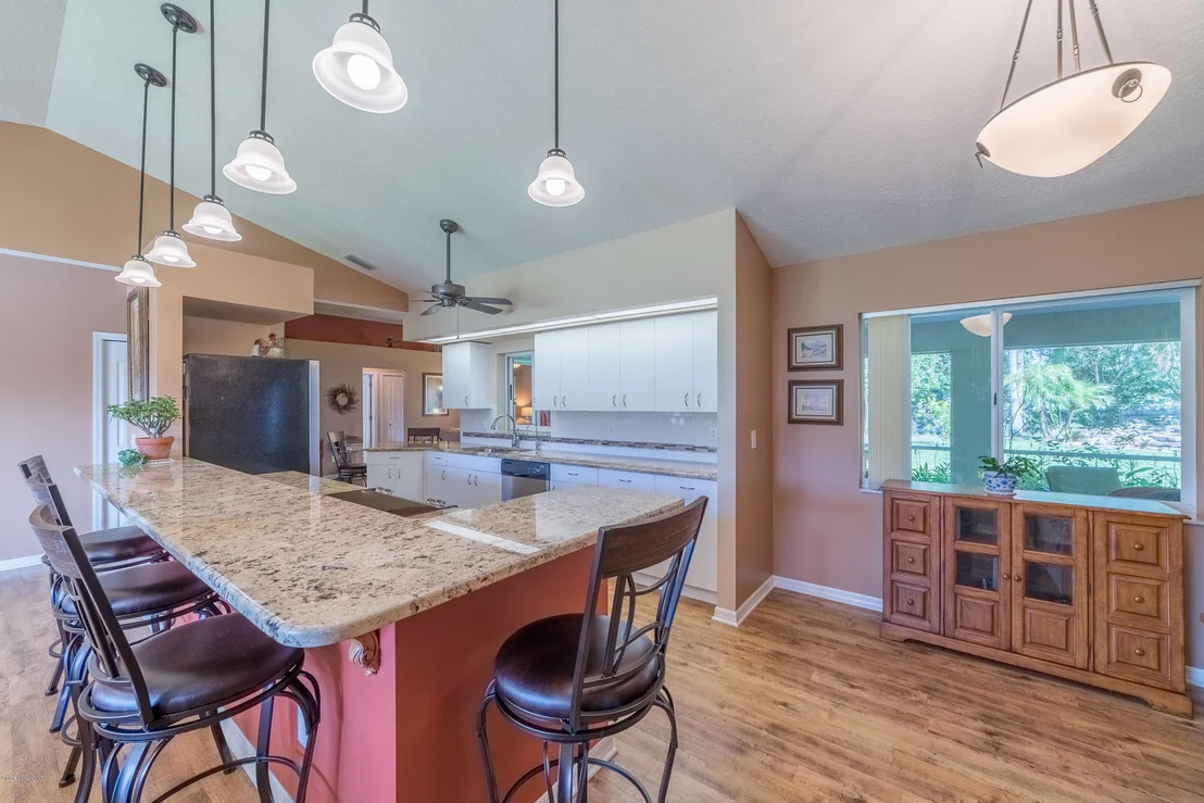 Photo of 1507 Meadowbrook Road NE