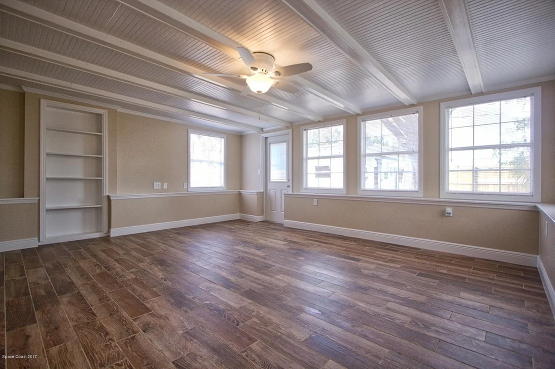 Photo of 3263 Jackson Avenue NE
