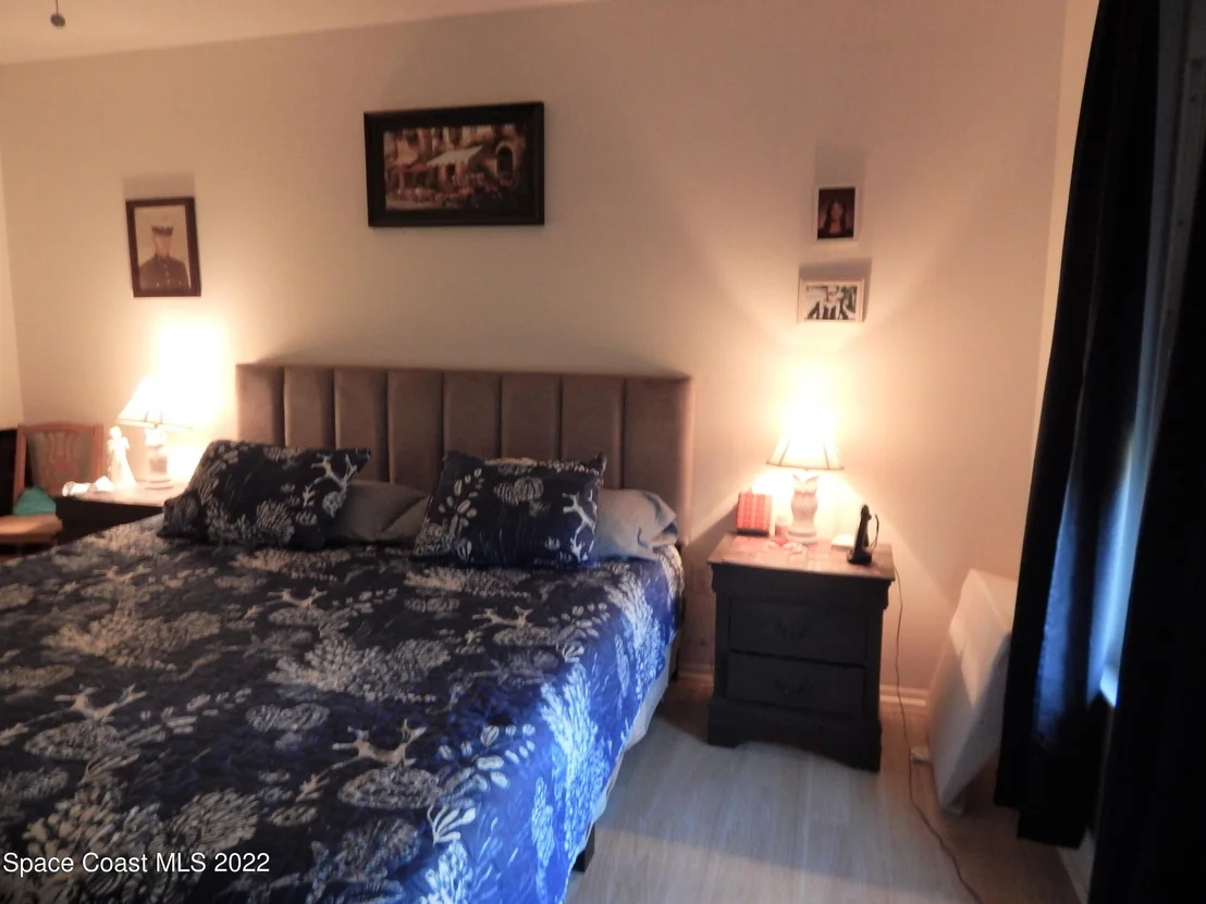 Photo of 1638 Riviera Drive NE