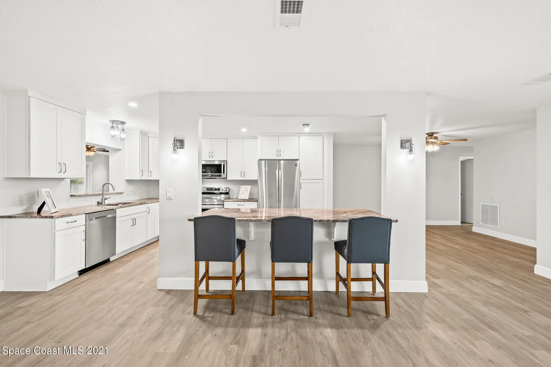 Photo of 1255 Seminole Drive