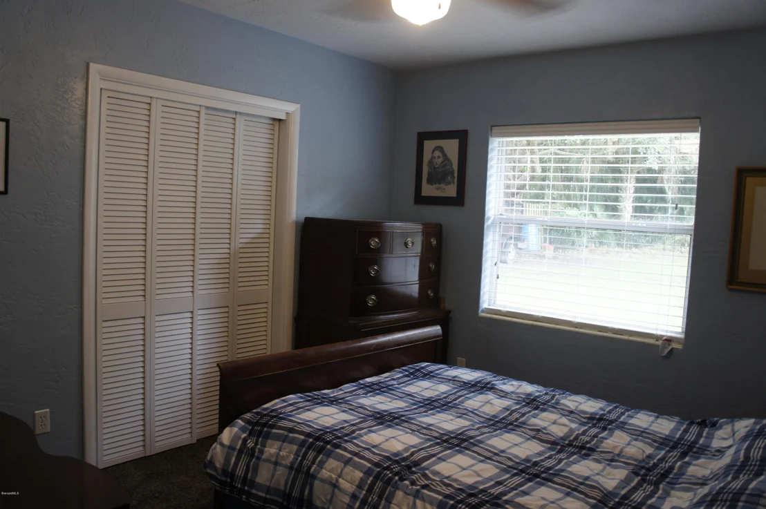 Photo of 566 Hillside Court