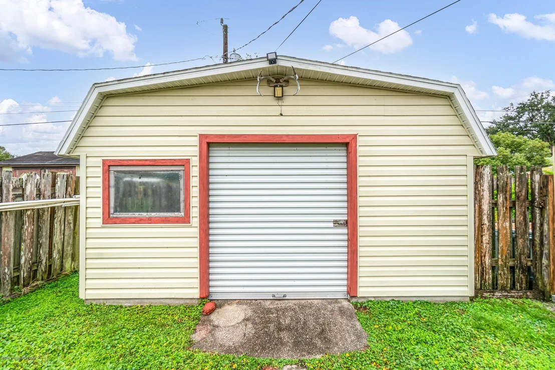 Photo of 1033 Genevieve Avenue