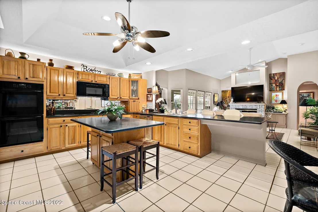 Photo of 686 Rossmoor Circle