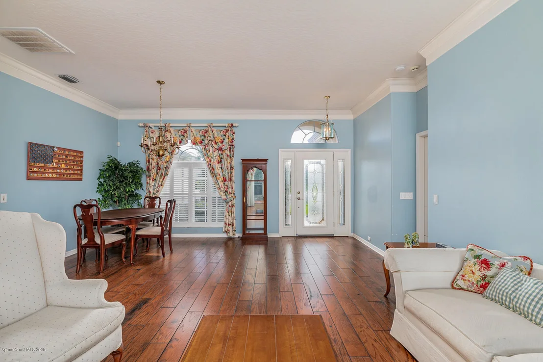 Photo of 5800 Sheffield Place