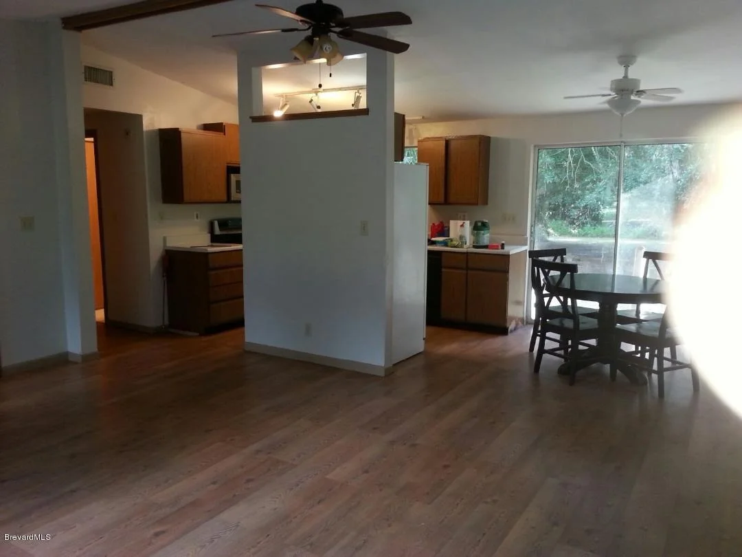 Photo of 6767 Laurel Oak Avenue