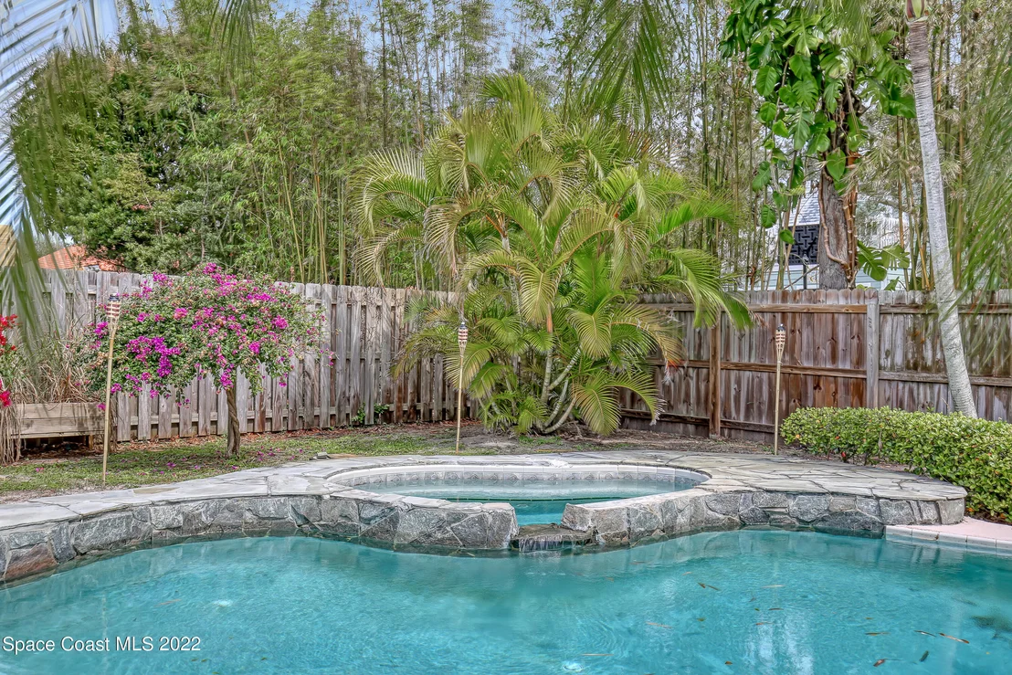 Photo of 400 Mosswood Boulevard