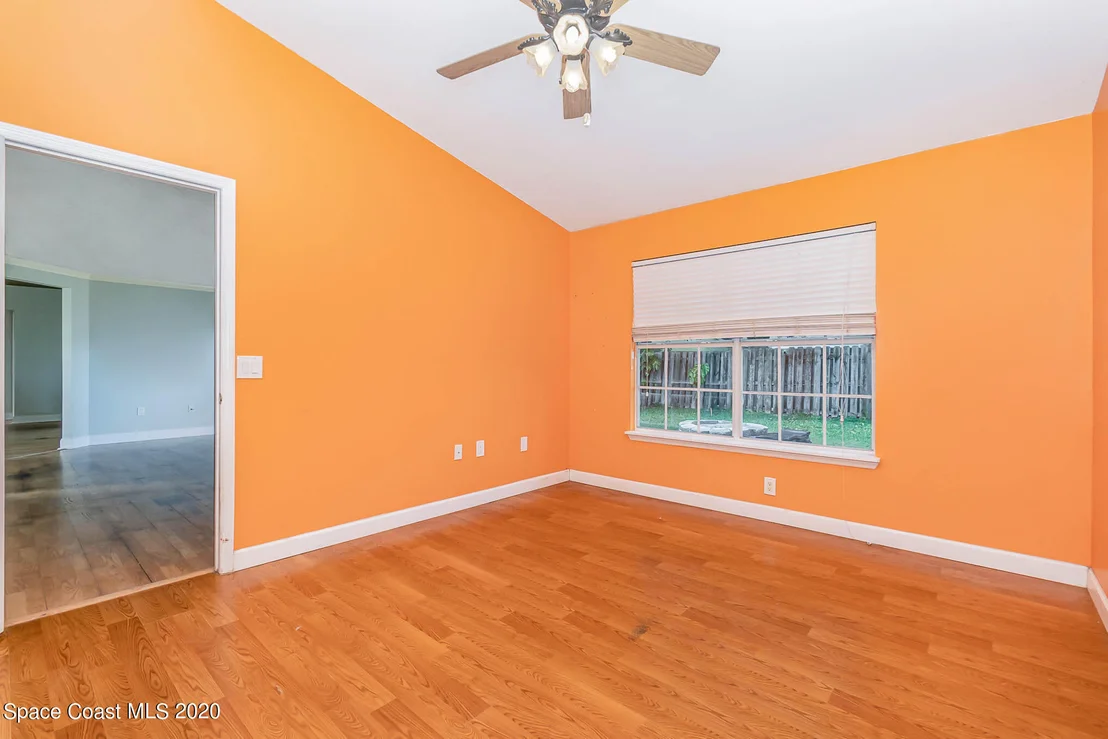Photo of 216 Oak Lake Road