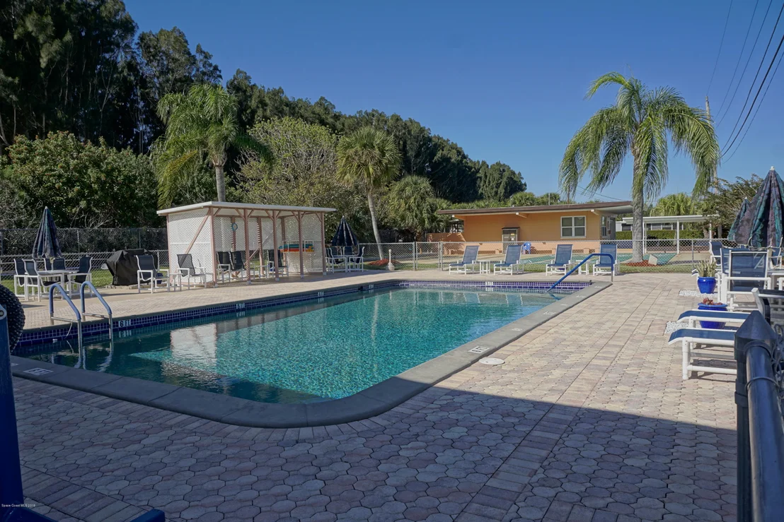 Photo of 3172 Indian River Drive NE