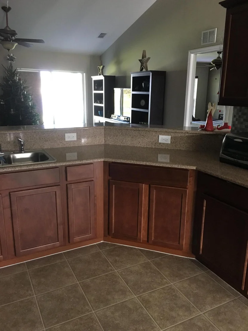 Photo of 325 SE Abernathy Circle