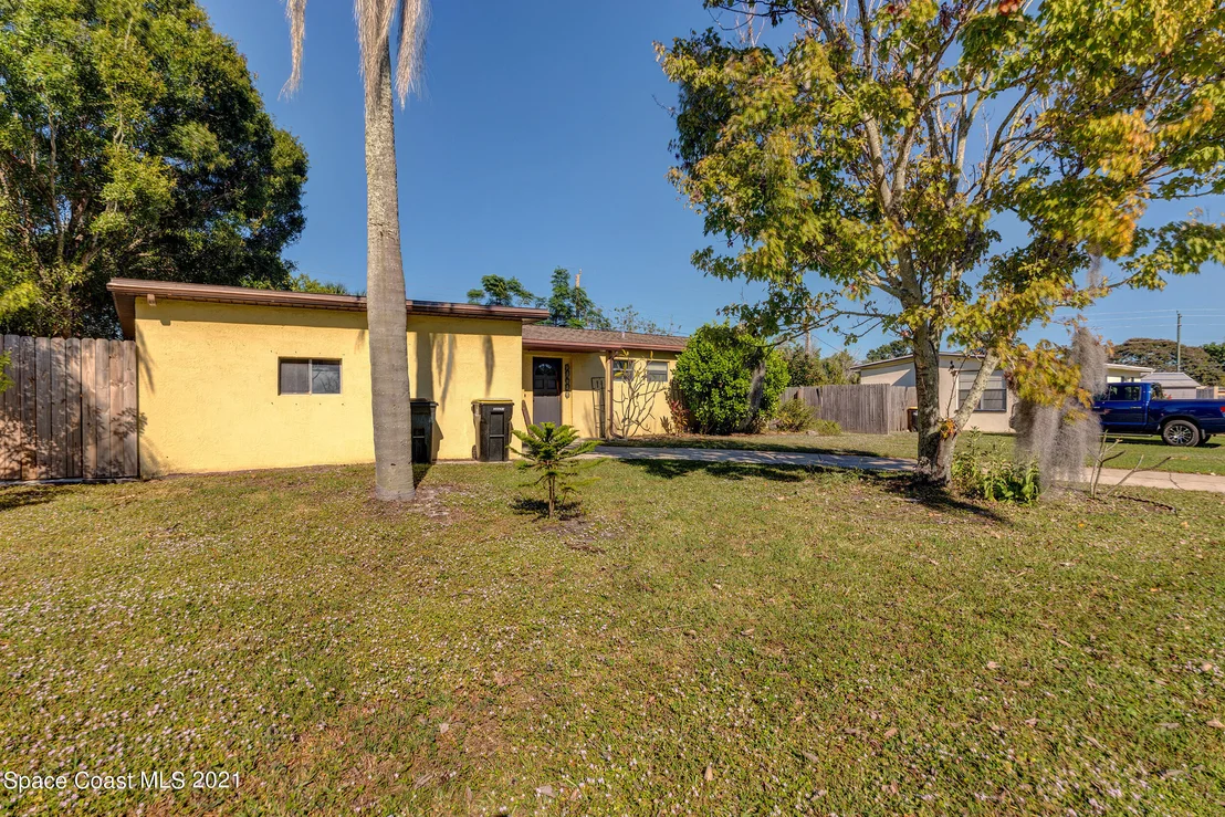 Photo of 2975 Kosuth Road NE