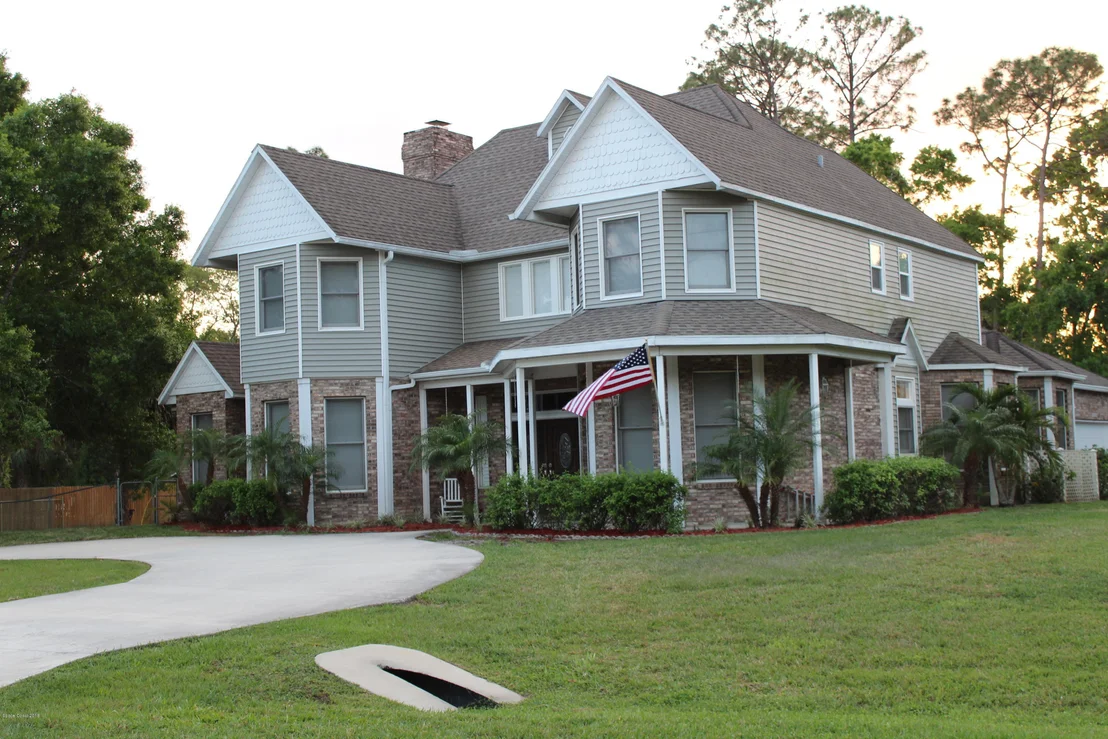 Photo of 8735 Sheridan Road
