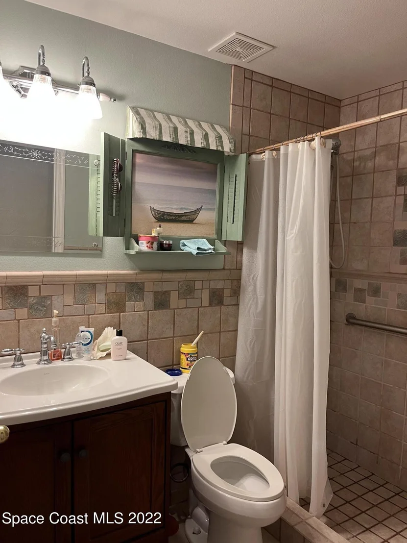 Photo of 1199 White Oak Circle