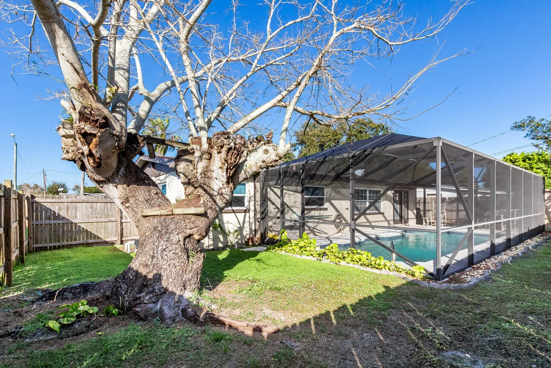 Photo of 1083 Coronado Drive