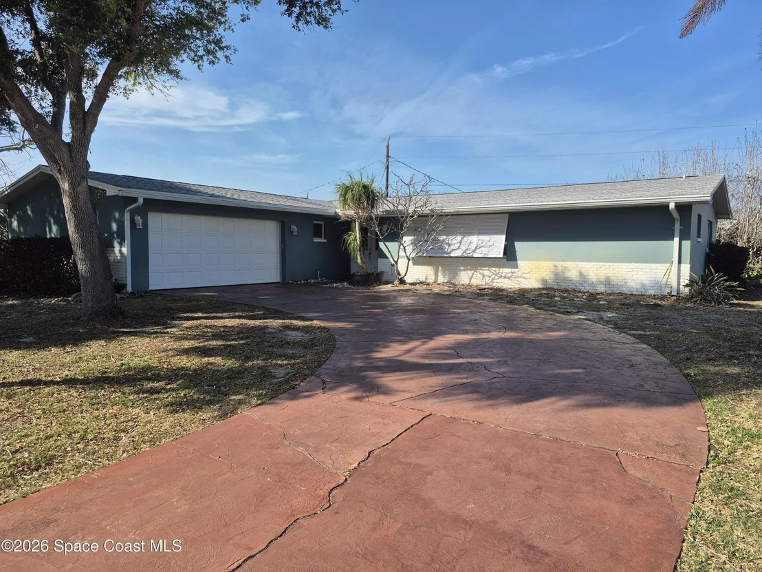 Photo of 655 N Robin Way