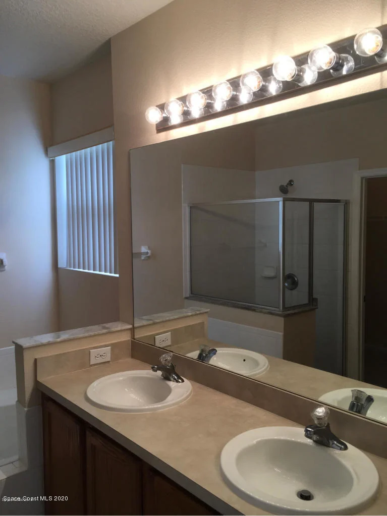 Photo of 422 Cressa Circle
