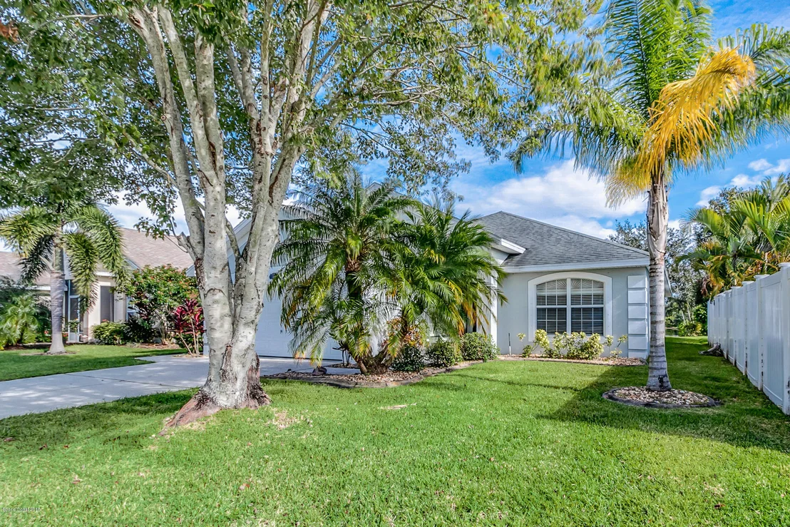 Photo of 2480 Stratford Pointe Drive