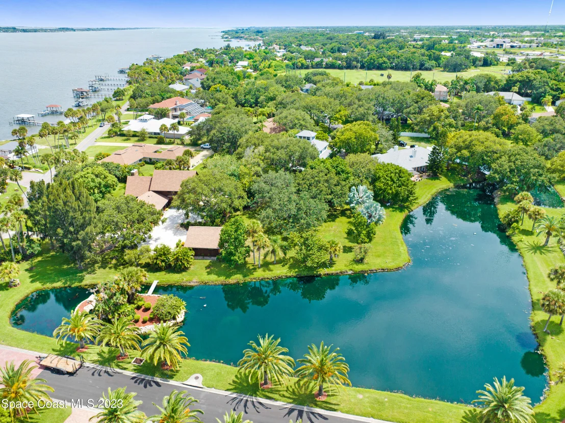 Photo of 2180 Royal Oaks Drive