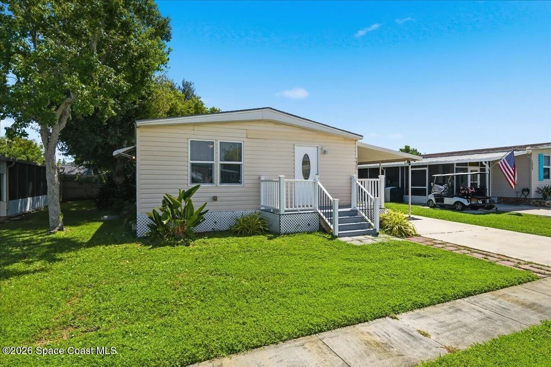 Photo of 1831 Coco Plum Street NE