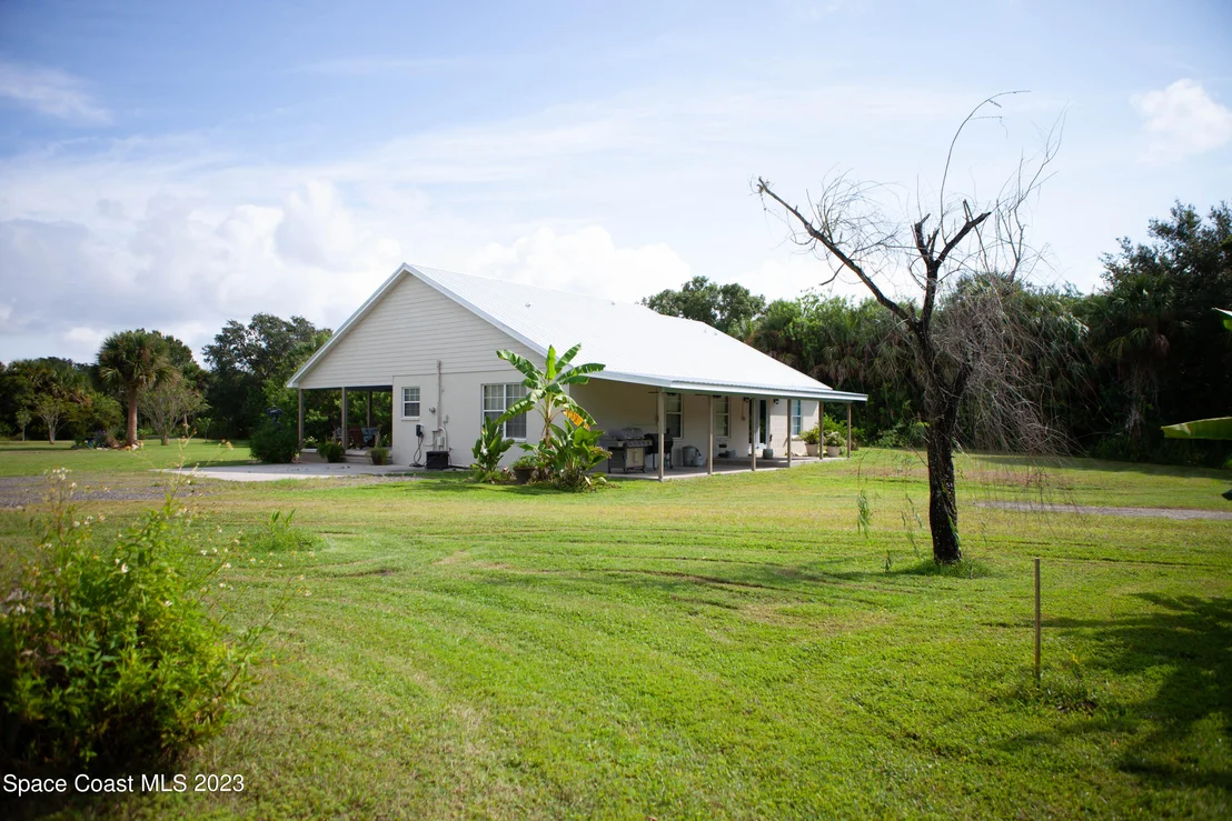 Photo of 2865 Lionel Road