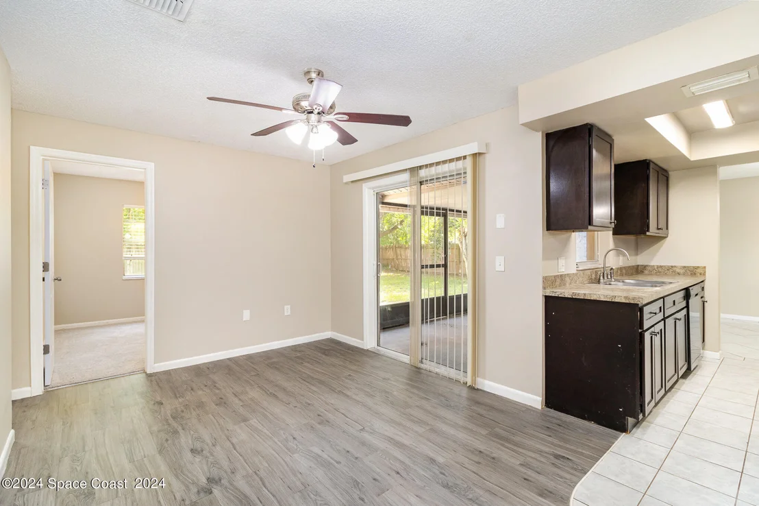 Photo of 978 Sycamore Drive