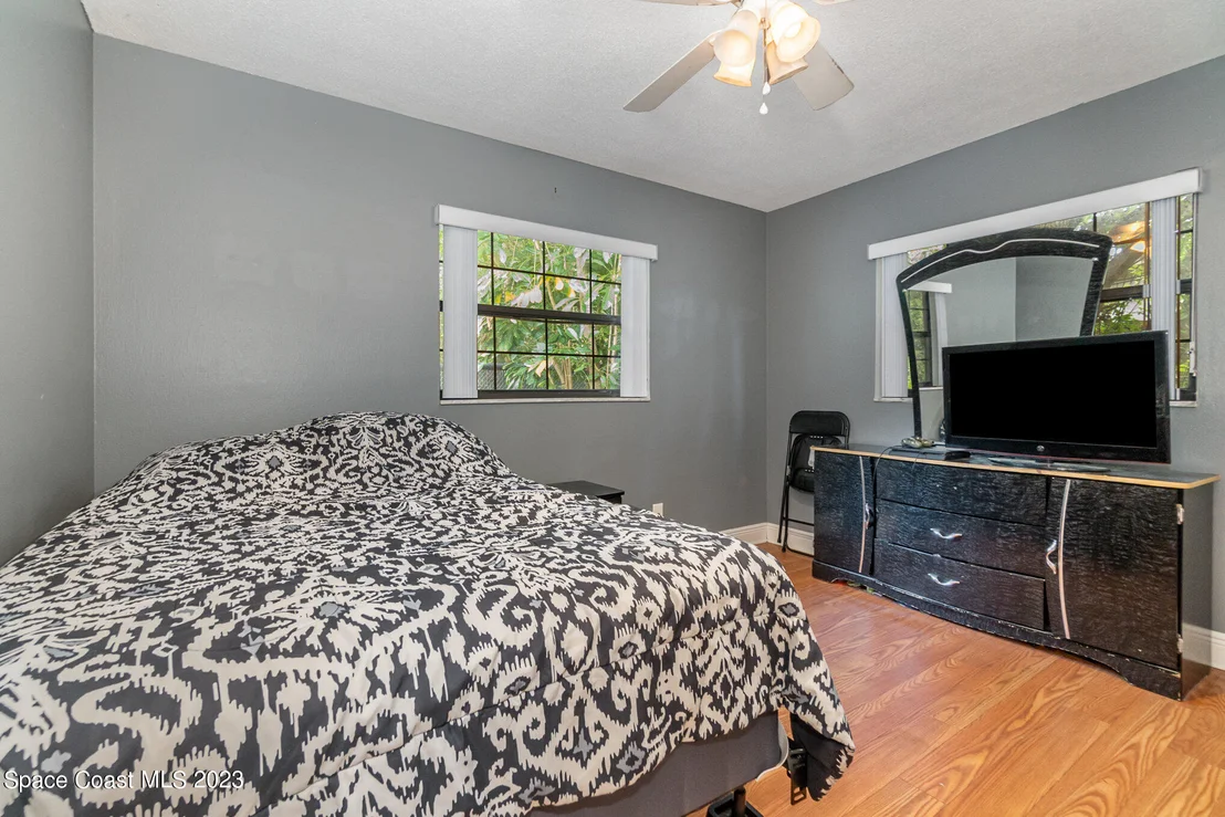 Photo of 1722 Golfview Drive