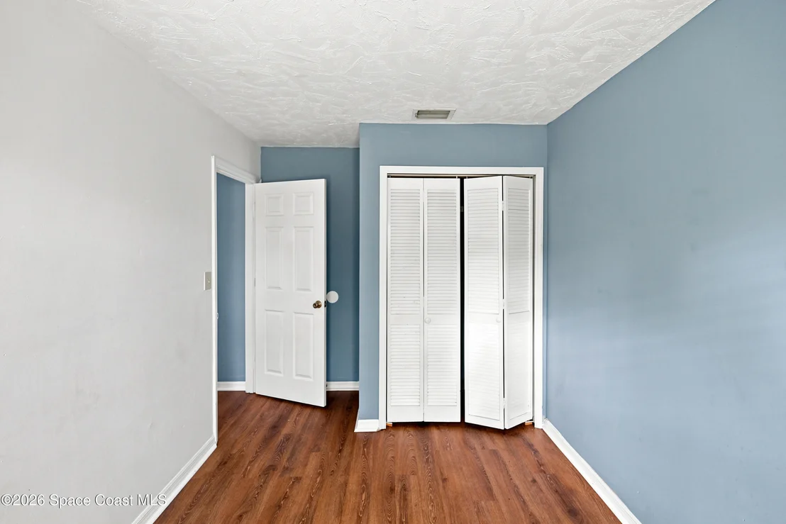 Photo of 2425 Cogan Drive SE