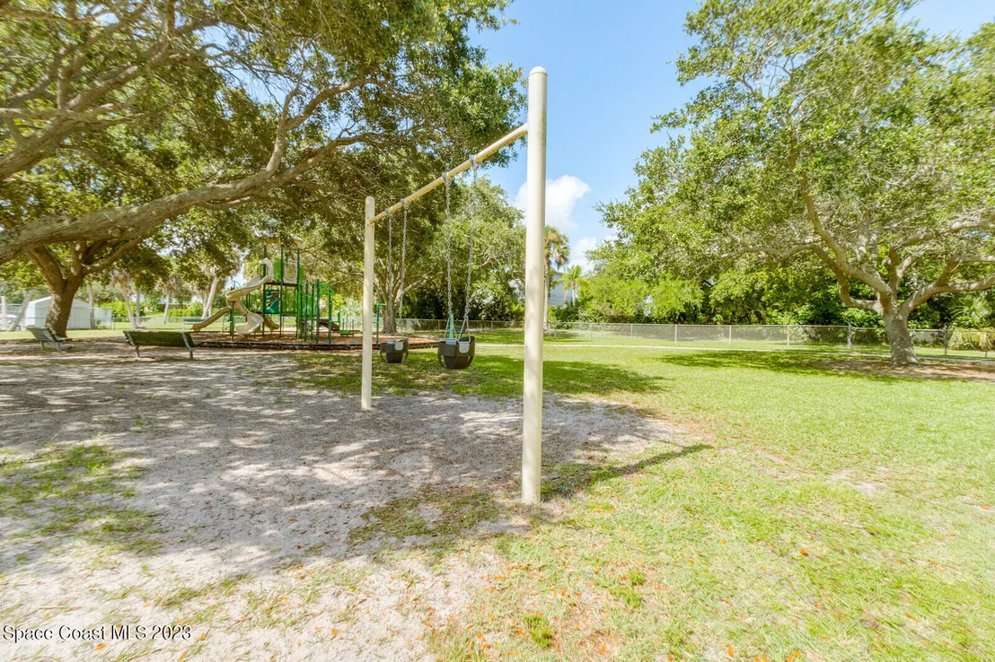 Photo of 844 W Whitmire Drive