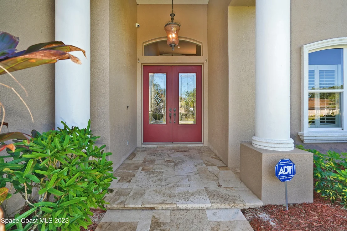 Photo of 2217 Royal Oaks Drive