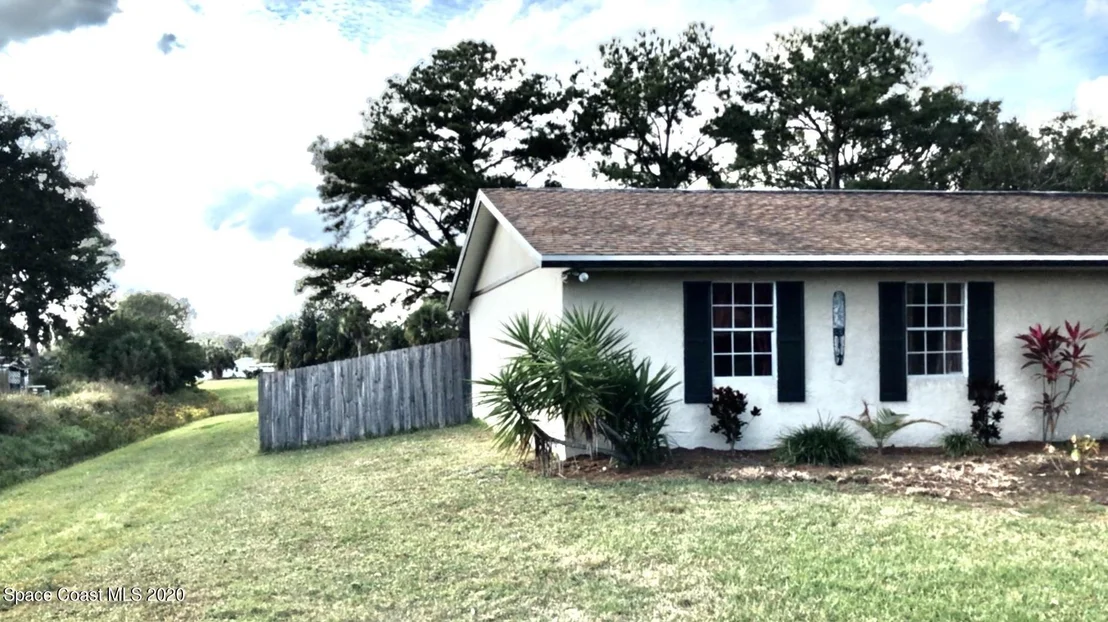 Photo of 1320 Creel Road NE
