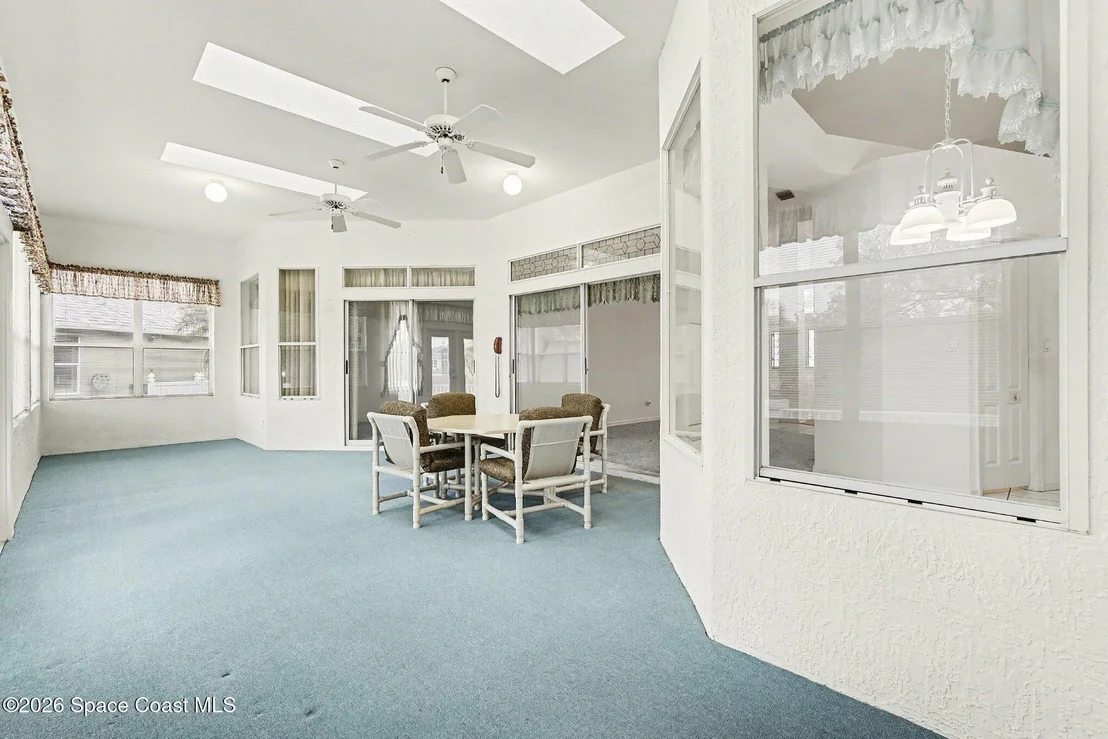 Photo of 981 Victoria Place