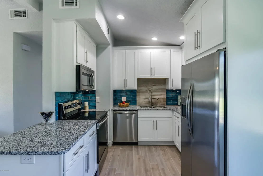 Photo of 320 Avenida De La Vista