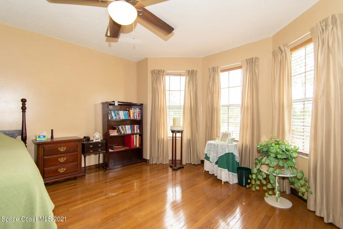 Photo of 1190 Grant Road