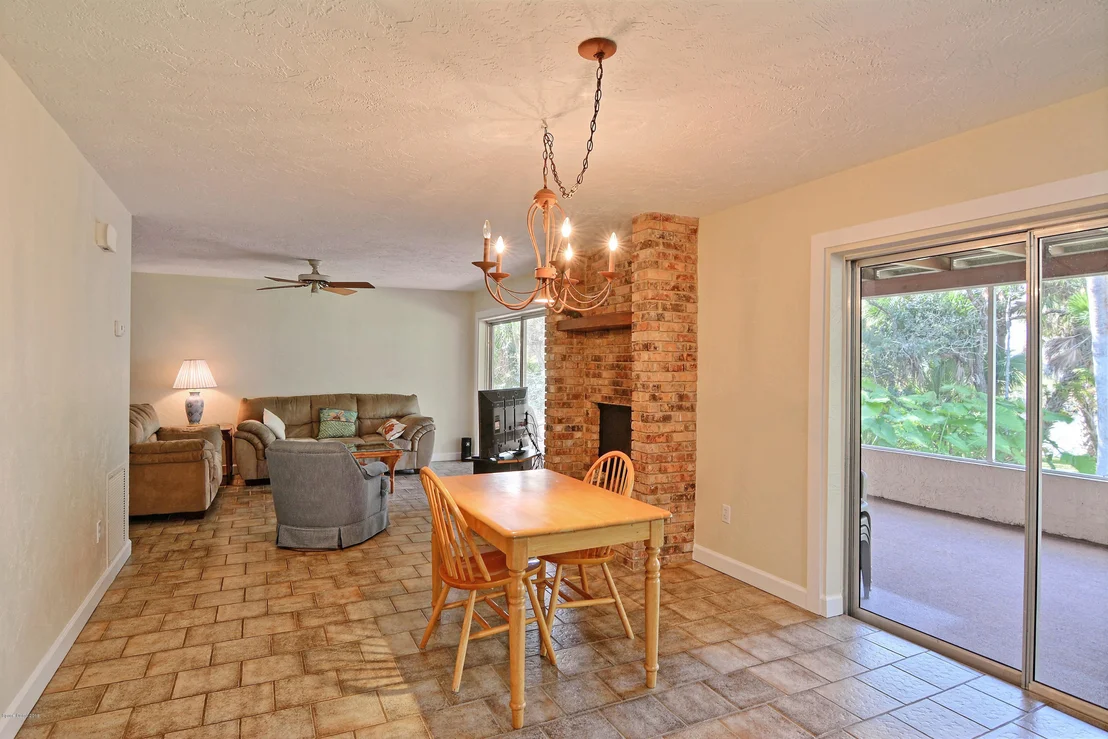 Photo of 11625 Roseland Road