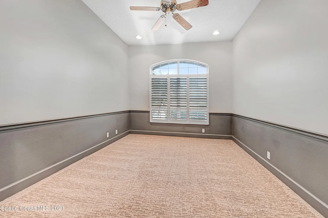 Photo of 882 Oak Park Drive