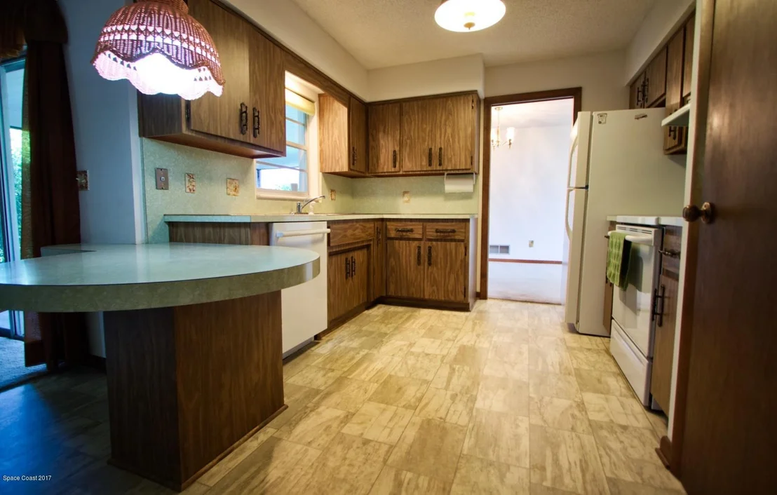 Photo of 735 Verbenia Drive