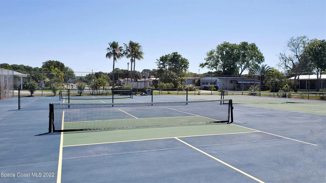 Photo of 2375 Coconut Palm Drive NE