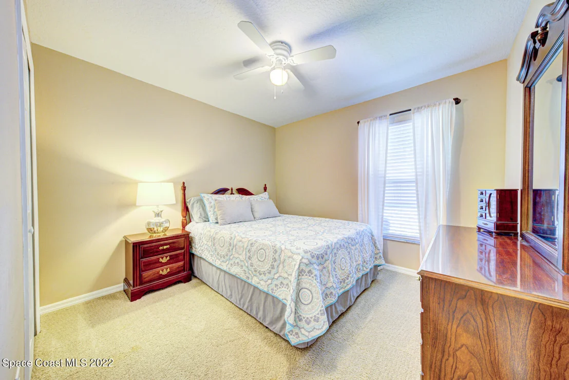 Photo of 985 Pelican Lane